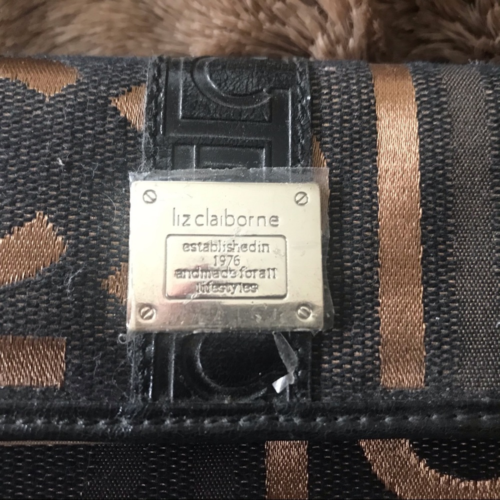 Liz Claiborne Heritage Mosaic Wallet - Picture 2 of 6